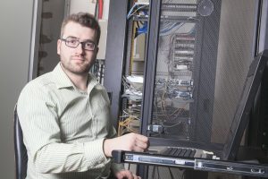 IT-специалист хостера администрирует виртуальные сервера